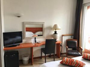 Hotels Hotel Colbert : photos des chambres