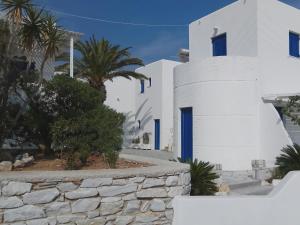 Nicos Studios & Apartments Paros Greece