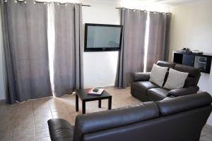 Villa Imogen with NEW HEATED SWIMMING POOL