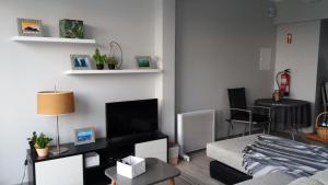 Amazing view to the sea & port bay in Mosteiros