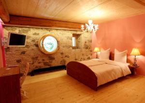 Double Room room in hotel rainhof scheune & naturpark restaurant (Kirchzarten)