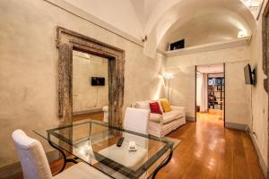 Magenta Luxury Specchi