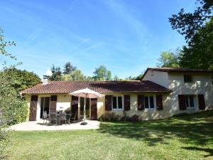 Pleasing Holiday Home in Saint-Cybranet with Swimming Pool