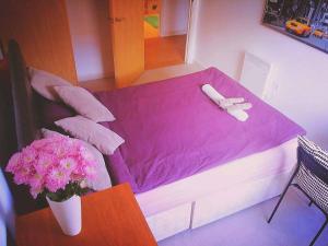 Modern lovely bedroom close to stations in East London, zone 2