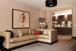 7-9 Rothesay Place, Edinburgh, EH3 7SL, Scotland.