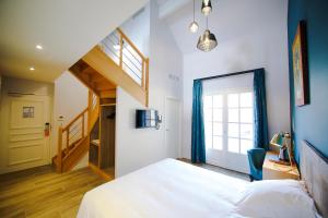 Hotels Le Prieure de Boulogne : Chambre Familiale