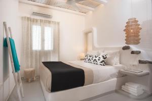 Perla Rooms Milos Greece