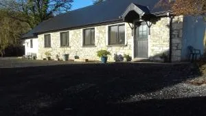 Ash Lodge Leitrim Village - Defner
