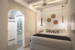 Perla Rooms Milos Greece