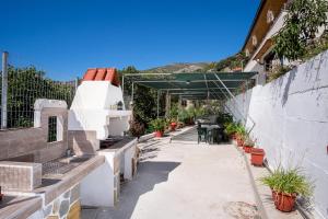 Traditional House Maries