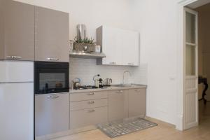 CASA MONEKA POLITEAMA