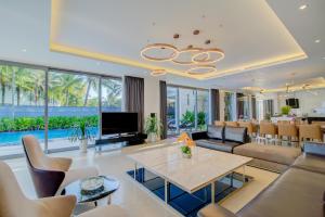 The Five Stars Villa 7 Bedrooms Beachfront