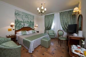 Classic Double Room room in Villa Pace Park Hotel Bolognese