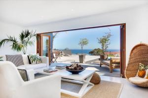 Villa with Sea View room in Jo Leo House by Totalstay