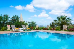 Villa Laga with Pool, 300m to Taverns, Childrens Area, BBQ!