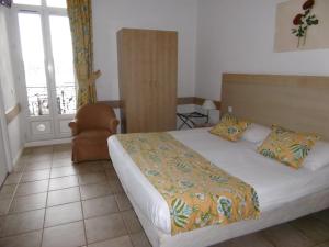 Hotels Hotel La Flore : Chambre Double avec Terrasse - Vue sur Mer