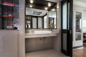 Ramada Plaza by Wyndham Bangkok Menam Riverside