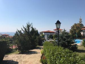 Breeze Nadezhda Apartment