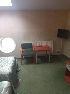 Roskosz Zespół Dworsko Parkowy