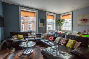 Most central luxury apartment - sleeps 4 & FREE parking!