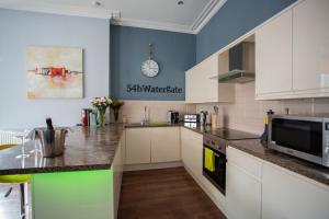 Most central luxury apartment - sleeps 4 & FREE parking!