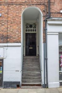 Most central luxury apartment - sleeps 4 & FREE parking!