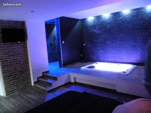 chambre romantique avec spa privatif