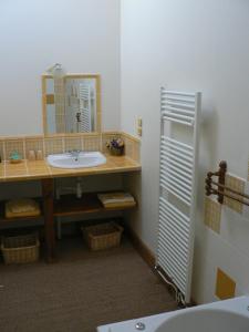 Triple Room room in Chambres d'hôtes Domaine de Beaupré