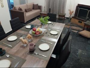 Apartman Comfortable 4th fl flat ideal for up to 8 people Pirgos Grčka