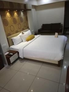 Hotel Kalinga Lake View