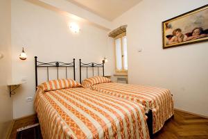 Residence LA CARERA Centro Storico