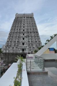 Sri Sarvesha JS Palace temple view