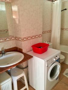 Central 1BR in Las Americas, Walk to Beach and Fun, LA103