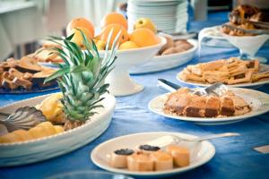 Marina Beach Suite Hotel