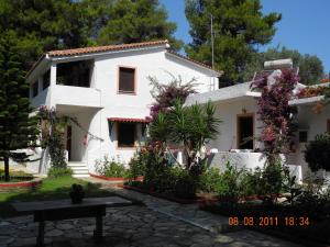 Paraschos Studios Skiathos Greece