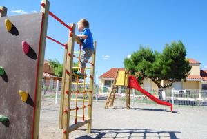 Villages vacances Lagrange Grand Bleu Vacances – Residence Le Mas de Torreilles : photos des chambres