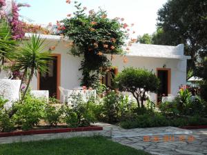 Paraschos Studios Skiathos Greece