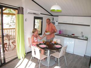 Campings Residence Lagrange Vacances - Les Cottages Varois : photos des chambres