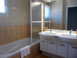 Appart'hotels Residence La Pinede : Villa