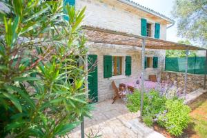 Abortolami with Pool and Garden