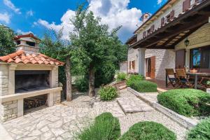 Villa Catarina with Beautiful and Spacious Garden and Pool