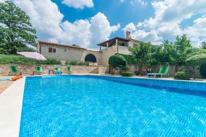 Villa Catarina with Beautiful and Spacious Garden and Pool