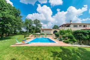Villa Catarina with Beautiful and Spacious Garden and Pool