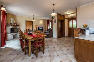 Villa Catarina with Beautiful and Spacious Garden and Pool