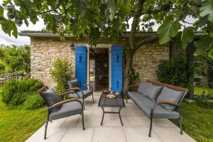 Attractive Stone Villa M-Mate with Pool - Privacy Guaranteed 