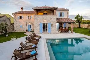 Exclusive Villa Tomani with Private Pool - Krmed