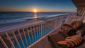 Family Friendly - Direct Oceanfront Sanibel 303