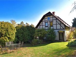 obrázek - Spacious holiday home in Hesse with garden