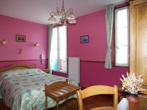 Hotels Hotel De Calais : photos des chambres