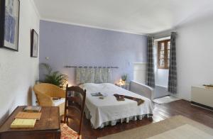 B&B / Chambres d'hotes Chateau de Montfroc : photos des chambres